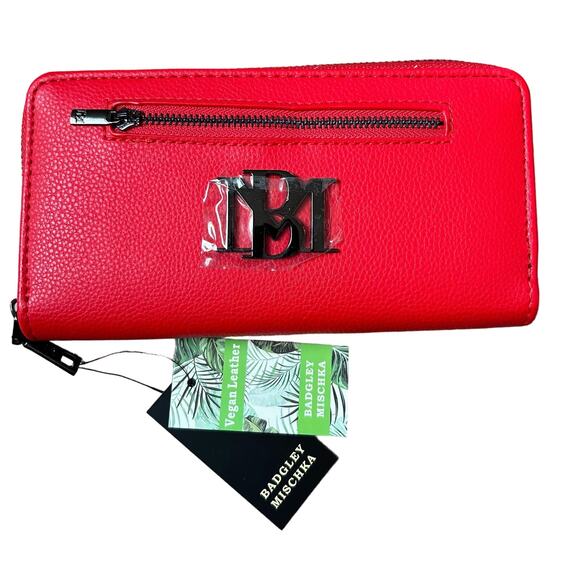 NWT Badgley‎ Mishka Vegan Pebbled Leather Wallet in Red - Picture 1 of 6